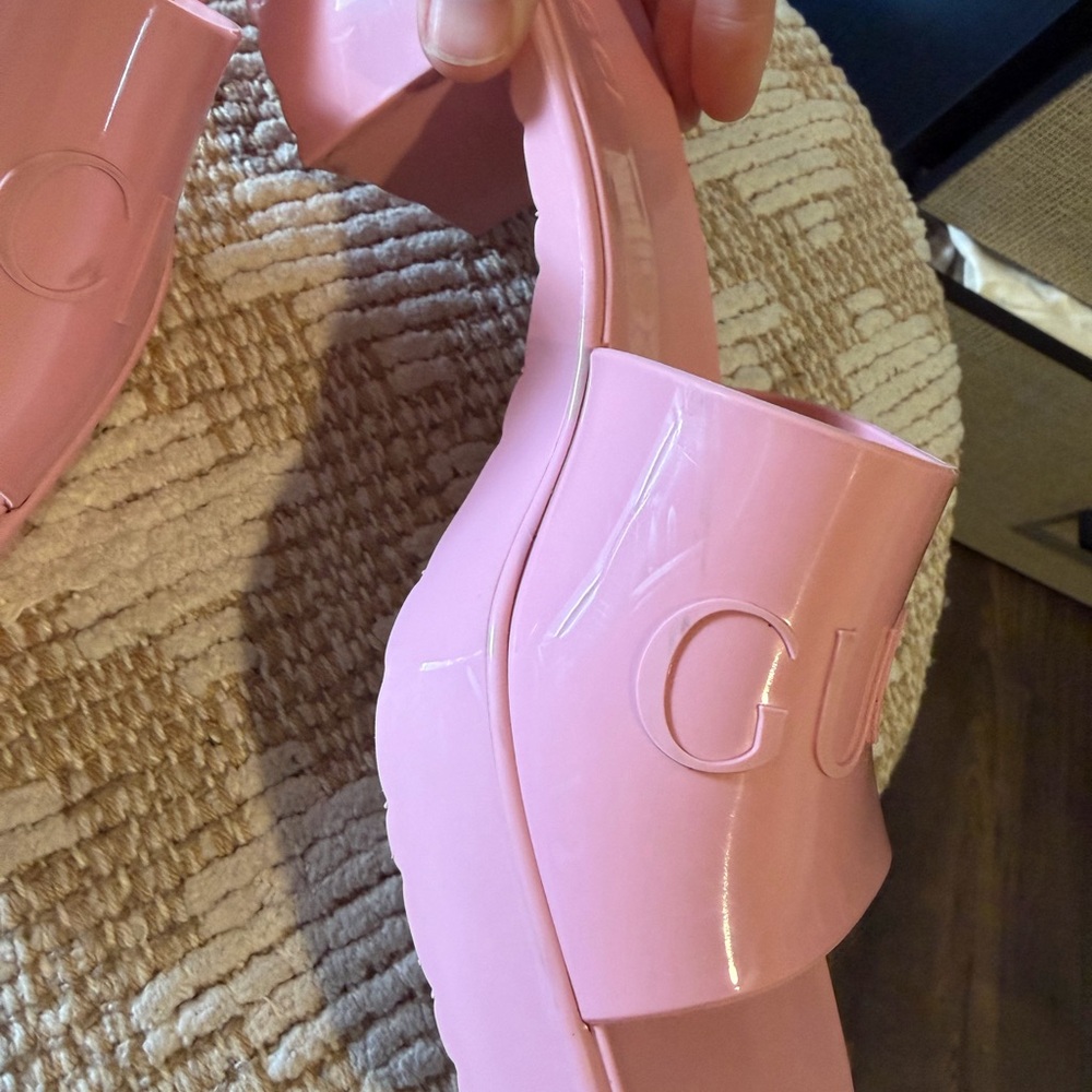 Gucci Women's Pink Jelly Slide Sandals - Picture 8 of 9